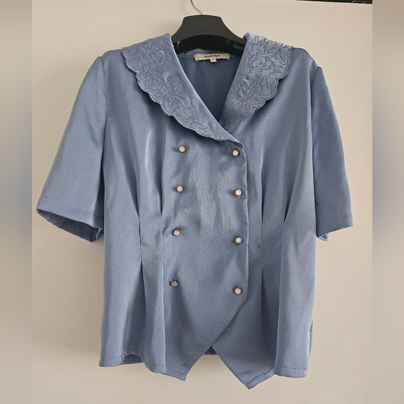 Simple Retro Loretta Satin Embroidered Collar Double Breasted Shirt, Medium, EUC - Picture 4 of 6